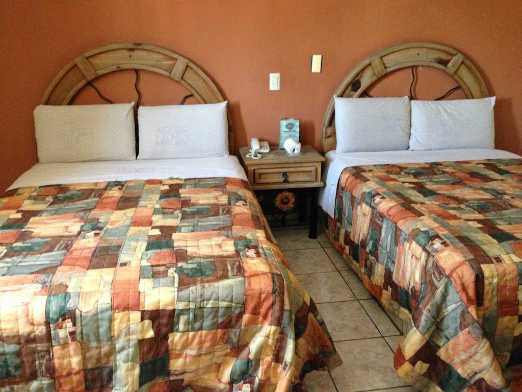 Hotel La Paz Guadalajara Pokój zdjęcie